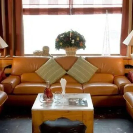 ホテル Rosewood Le Jardin Alpin クールシュヴェル