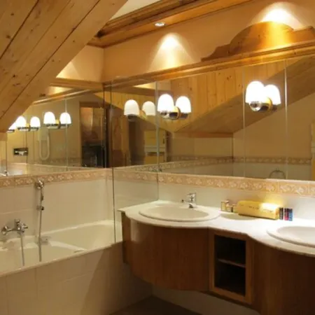 Отель Rosewood Le Jardin Alpin